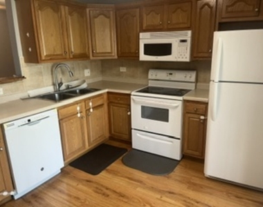 203 N Waters Edge Drive - Photo Thumbnail 4