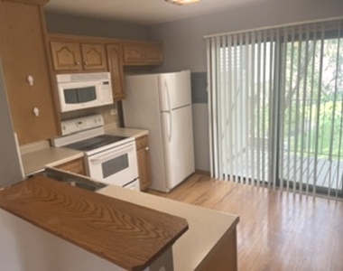 203 N Waters Edge Drive - Photo Thumbnail 5