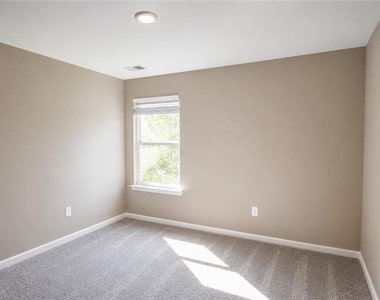 100 Squarewood Lane - Photo Thumbnail 13