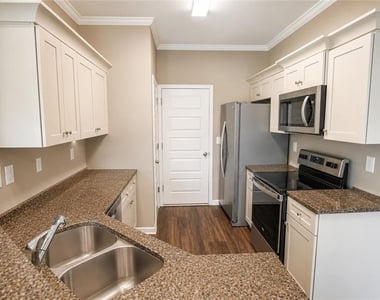 100 Squarewood Lane - Photo Thumbnail 2