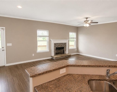 100 Squarewood Lane - Photo Thumbnail 3