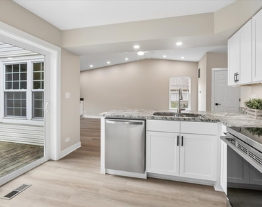 931 Chase Court - Photo Thumbnail 7