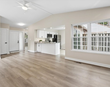 931 Chase Court - Photo Thumbnail 4