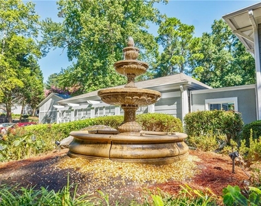 613 Summit North Drive Ne - Photo Thumbnail 7