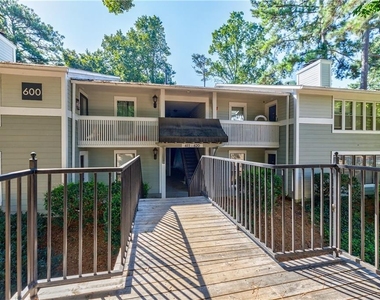 613 Summit North Drive Ne - Photo Thumbnail 1