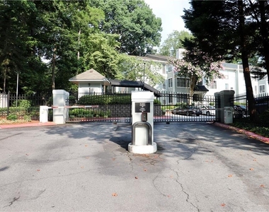 613 Summit North Drive Ne - Photo Thumbnail 3