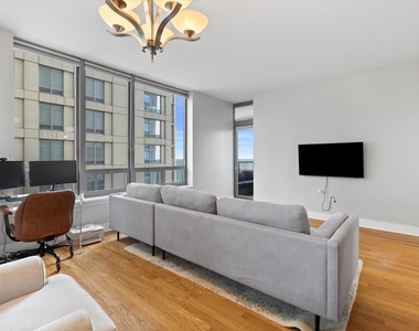 600 N Lake Shore Drive - Photo Thumbnail 5