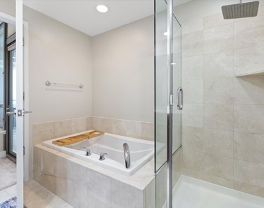 600 N Lake Shore Drive - Photo Thumbnail 9