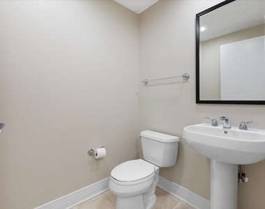 600 N Lake Shore Drive - Photo Thumbnail 12