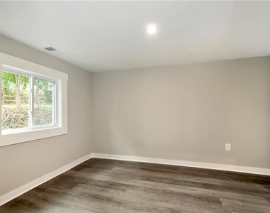 75 Lake Drive - Photo Thumbnail 22