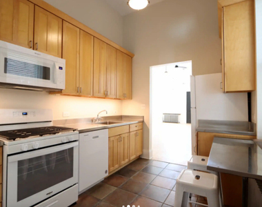 1318 W Erie Street - Photo Thumbnail 5