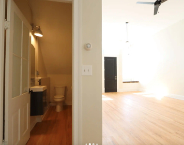 1318 W Erie Street - Photo Thumbnail 4