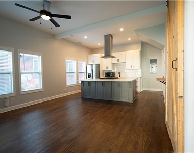 184 Laurel Avenue Sw - Photo Thumbnail 3