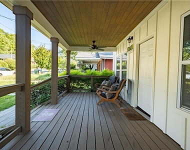 184 Laurel Avenue Sw - Photo Thumbnail 2