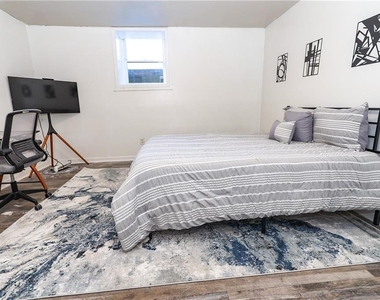 636 Lawton Street - Photo Thumbnail 13