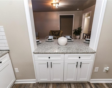 636 Lawton Street - Photo Thumbnail 3