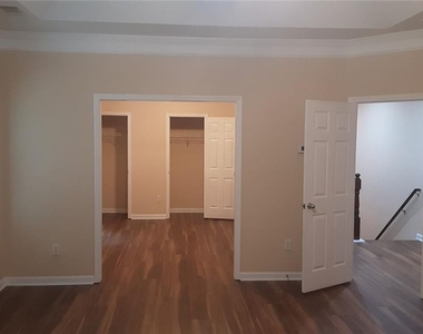 2532 Lois Court - Photo Thumbnail 7