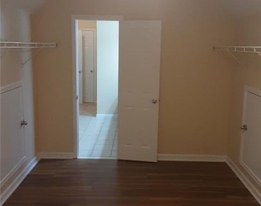 2532 Lois Court - Photo Thumbnail 12