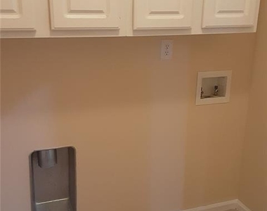 2532 Lois Court - Photo Thumbnail 4