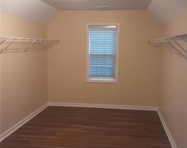 2532 Lois Court - Photo Thumbnail 13