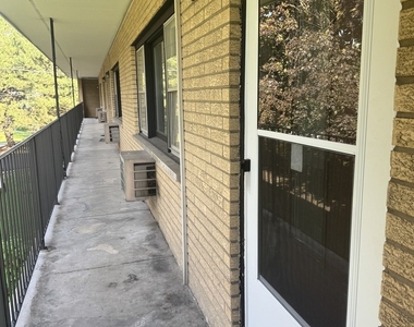 581 Burlington Avenue - Photo Thumbnail 2