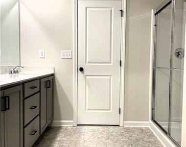 414 Fox Creek Dr - Photo Thumbnail 13