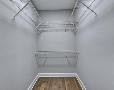 663 Bryan Street - Photo Thumbnail 4