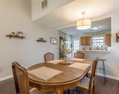 2458 Crestview Avenue - Photo Thumbnail 6