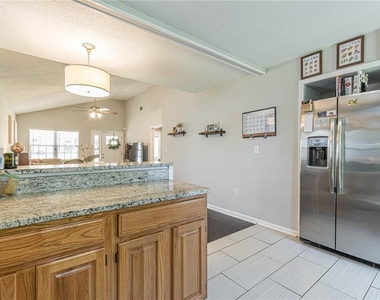 2458 Crestview Avenue - Photo Thumbnail 13