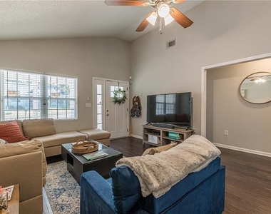 2458 Crestview Avenue - Photo Thumbnail 4