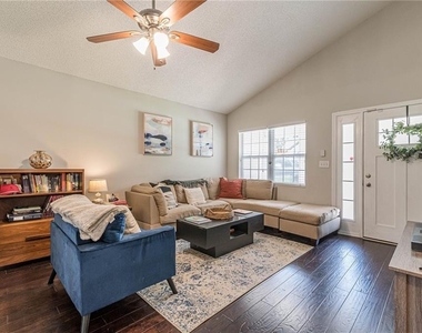 2458 Crestview Avenue - Photo Thumbnail 3
