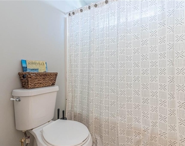 2458 Crestview Avenue - Photo Thumbnail 22