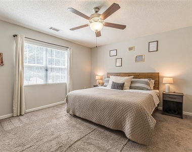 2458 Crestview Avenue - Photo Thumbnail 23