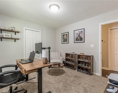 2458 Crestview Avenue - Photo Thumbnail 19
