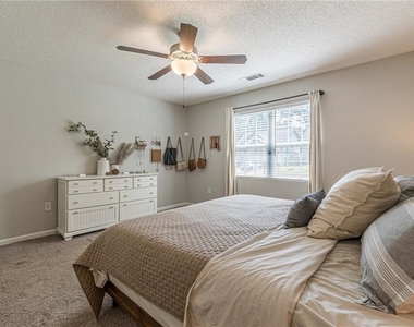 2458 Crestview Avenue - Photo Thumbnail 24