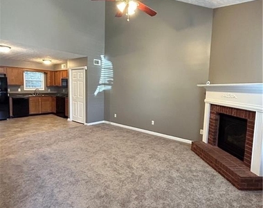 101 Twin Pines Court - Photo Thumbnail 2