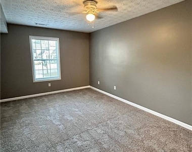 101 Twin Pines Court - Photo Thumbnail 12