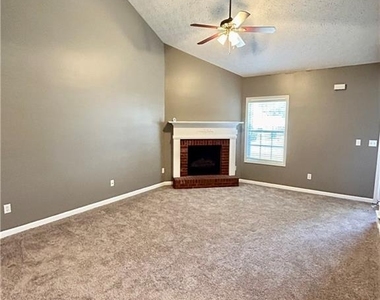 101 Twin Pines Court - Photo Thumbnail 4