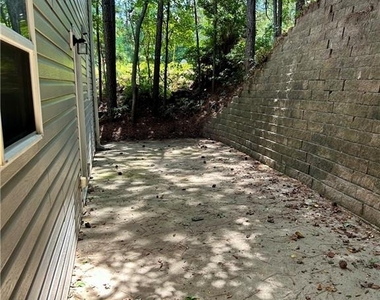 101 Twin Pines Court - Photo Thumbnail 19