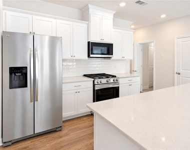 7429 Quinn Place - Photo Thumbnail 4