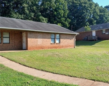 200 Tanglewood Drive - Photo Thumbnail 14