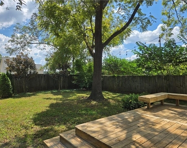 2495 Amelia Avenue - Photo Thumbnail 10
