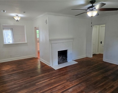 2495 Amelia Avenue - Photo Thumbnail 4