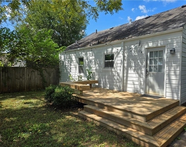 2495 Amelia Avenue - Photo Thumbnail 8