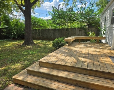 2495 Amelia Avenue - Photo Thumbnail 9