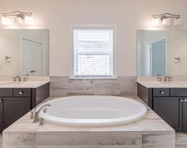 829 Adler Court - Photo Thumbnail 28