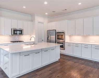 829 Adler Court - Photo Thumbnail 15