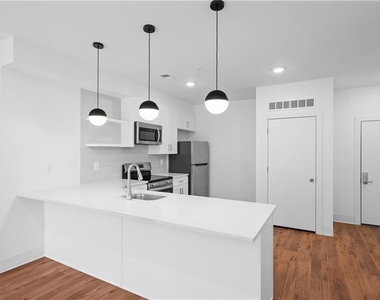 456 Flat Shoals Avenue Se - Photo Thumbnail 5