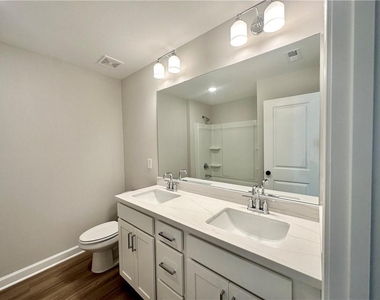 118 Bluffington Way - Photo Thumbnail 19
