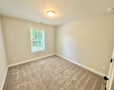118 Bluffington Way - Photo Thumbnail 16